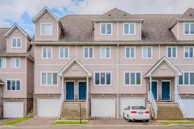 Condo Townhouse in Waterloo