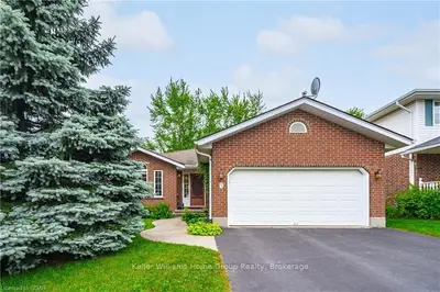 Detached in Centre Wellington