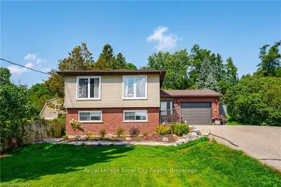 785 St Andrew Street E, Centre Wellington, On N1m 1r9