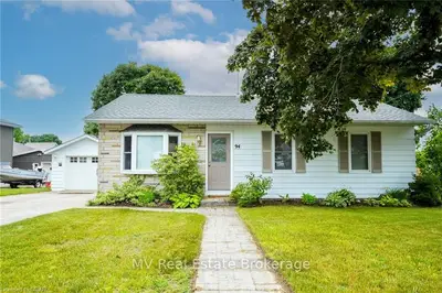 94 Victoria Street N, Saugeen Shores, On N0h 2l0