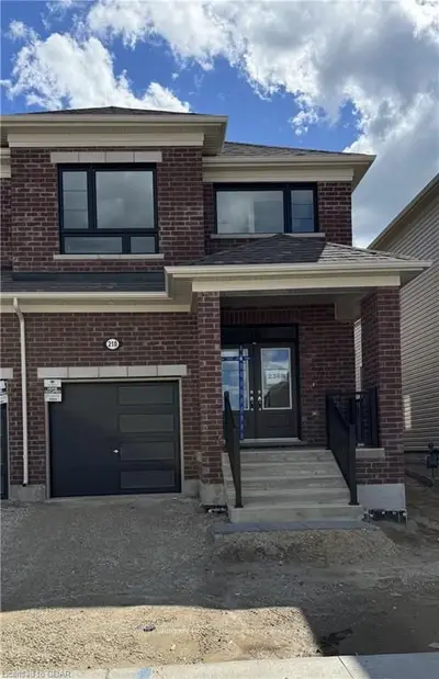 210 Elliot Ave W, Centre Wellington, On, N1m 0j7
