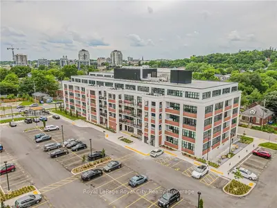 120 Huron Street 214, Guelph, On N1e 0t8