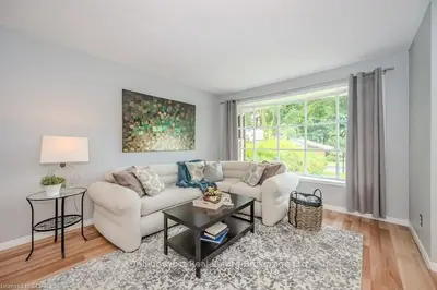 46 Clarence Street, Cambridge, On N3c 1k9
