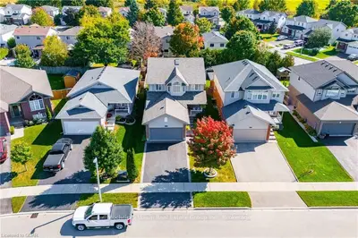 102 Revell Drive, Centre Wellington, On N1m 3m7