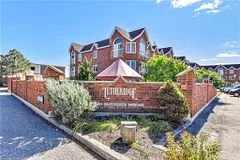 208 SILVERCREEK Parkway N 301, Guelph, ON N1H 8H2