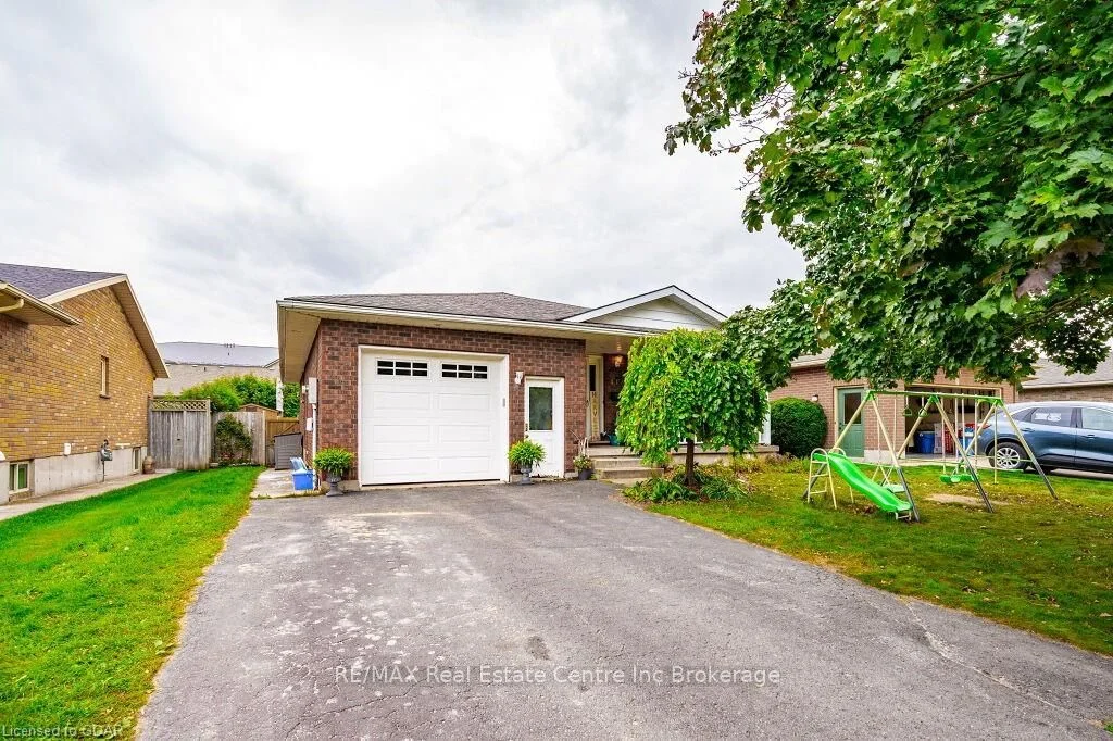 418 Durham Street E, Wellington North, On N0g 2l2