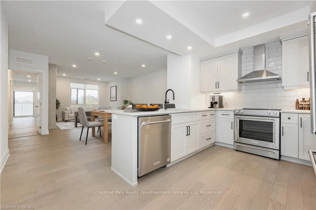 71 WYNDHAM Street S 502, Guelph, ON N1E 5R3