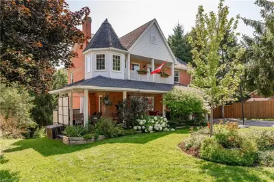 15 Leeson Street N, East Luther Grand Valley, ON L9W 5S4