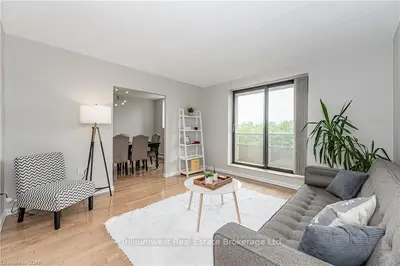 93 WESTWOOD Road 502, Guelph, ON N1H 7J7