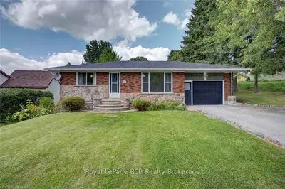 242 CHESTER Street W, West Grey, ON N0G 1R0