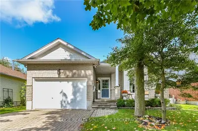 818 Scotland Street, Centre Wellington, On N1m 3r9