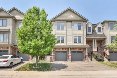 750 LAWRENCE Street 9, Cambridge, ON N3H 0A9