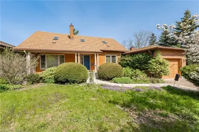 222 COLLEGE Avenue E, Guelph, ON N1G 3B9