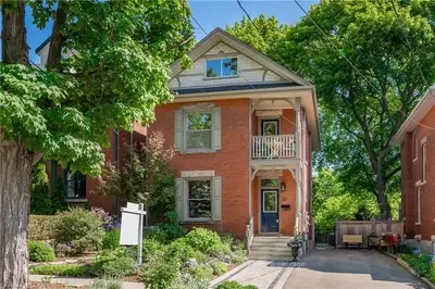 30 YORKSHIRE Street S, Guelph, ON N1H 5A1