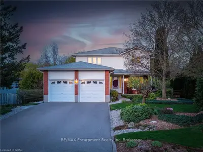 104 LOU HILTS Crescent, Guelph/Eramosa, ON N0B 2K0
