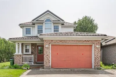 2 SOUTHCREEK Trail, Guelph, ON N1G 4Y8