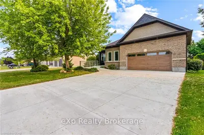 422 Parkwood Drive, Saugeen Shores, On N0h 2c2