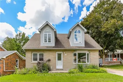 579 Woodside Street, Centre Wellington, On N1m 2m4