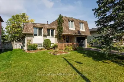 23 BELLEFIELD Crescent, Wellington North, ON N0G 1A0