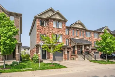 750 LAWRENCE Street 70, Cambridge, ON N3H 0A9
