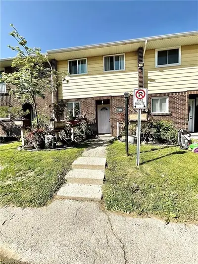 31 Greengate Road 120, Guelph, ON N1H 6R3