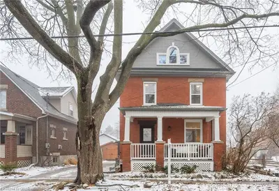 36 SOUTHAMPTON Street, Guelph, ON N1H 5N4