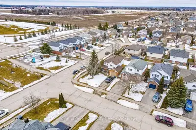 37 ROBERTSON Street, Centre Wellington, ON N1M 3P7