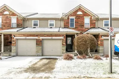 124 Gosling Gardens 62, Guelph, On N1g 5k6