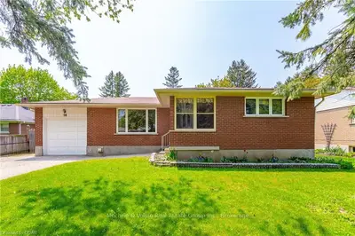 18 AQUA Street, Centre Wellington, ON N0B 1S0