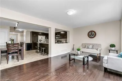 1035 VICTORIA Road S 13, Guelph, ON N1G 0C4