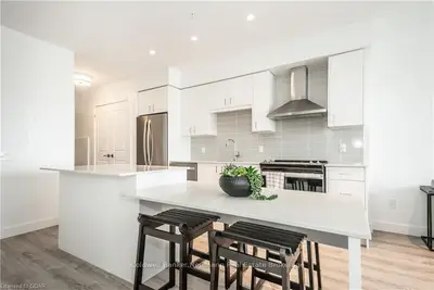 50 GRAND Avenue S 705, Cambridge, ON N1S 2L8