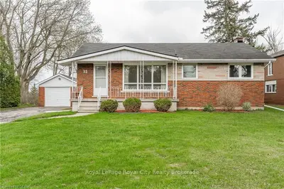 32 BEDFORD Road, Guelph/Eramosa, ON N1H 6J2