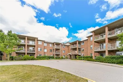 20 STATION Square 305, Centre Wellington, ON N0B 1S0