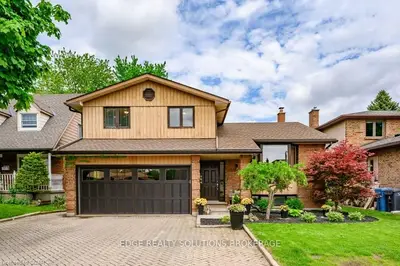 22 Woodland Glen Drive, Guelph, On N1g 3p8