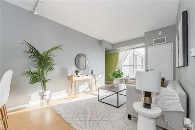 5 GORDON Street 408, Guelph, ON N1H 4G8