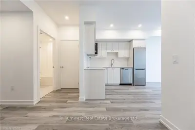 15 Wellington Street S 1601, Kitchener, ON N2G 0E4