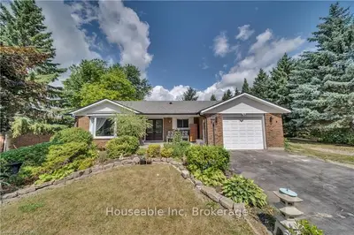13 BEDFORD Road, Guelph/Eramosa, ON N1H 6J2