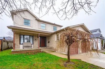 716 Woodhill Drive, Centre Wellington, On N1m 3m8