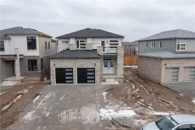 7871 SEABISCUIT Drive, Niagara Falls, ON L2H 3T9