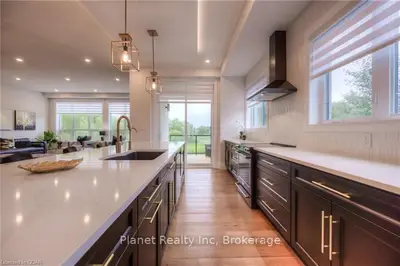 216 CARRINGTON Drive, Guelph, ON N1G 0G9