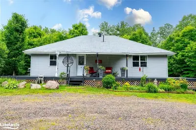 32 Moxam Road, Hastings Highlands, On K0l 2s0