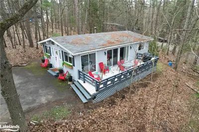 39 Falls View Rd, Huntsville, On, P0b 1l0