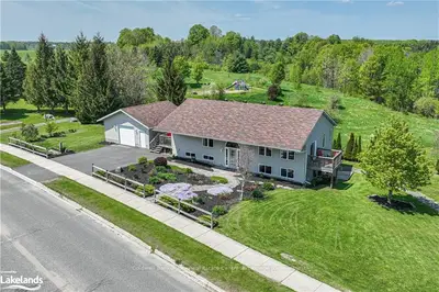 18 Lankin Avenue, Bracebridge, On P1l 1y4