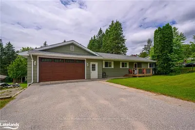 32 Gullins Road, Huntsville, On P1h 1m6