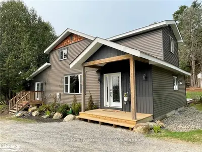 1067 North Mary Lake Road, Huntsville, On P1h 2j3