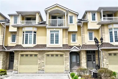 Condo Townhouse in Blue Mountains