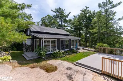 2 Island 860, Georgian Bay, On, P0e 1e0