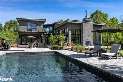 102 Salzburg Place, Blue Mountains, On L9y 0s2