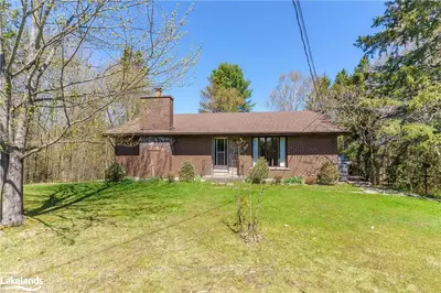 56 Hanes Road, Huntsville, On P1h 1m3