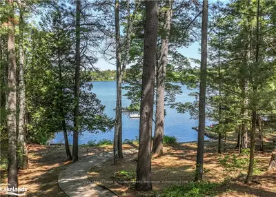 Detached in Gravenhurst